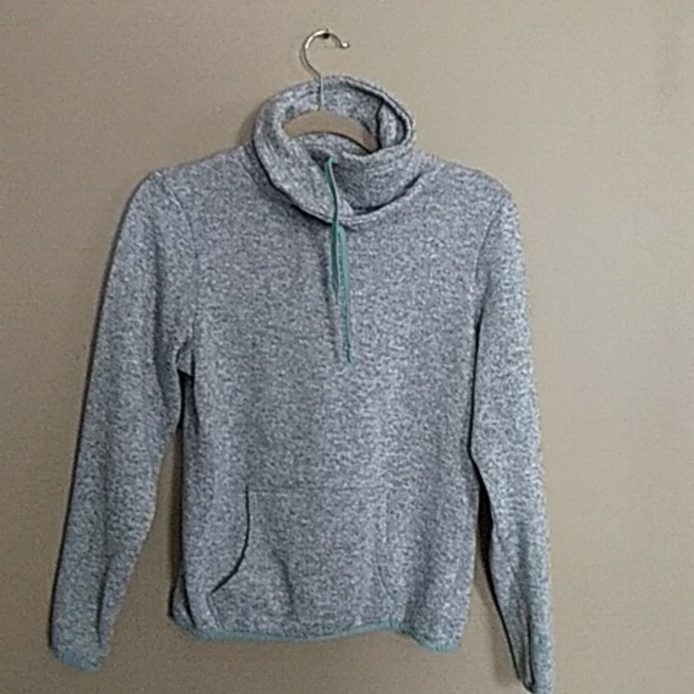 Eastpeak sweater size small